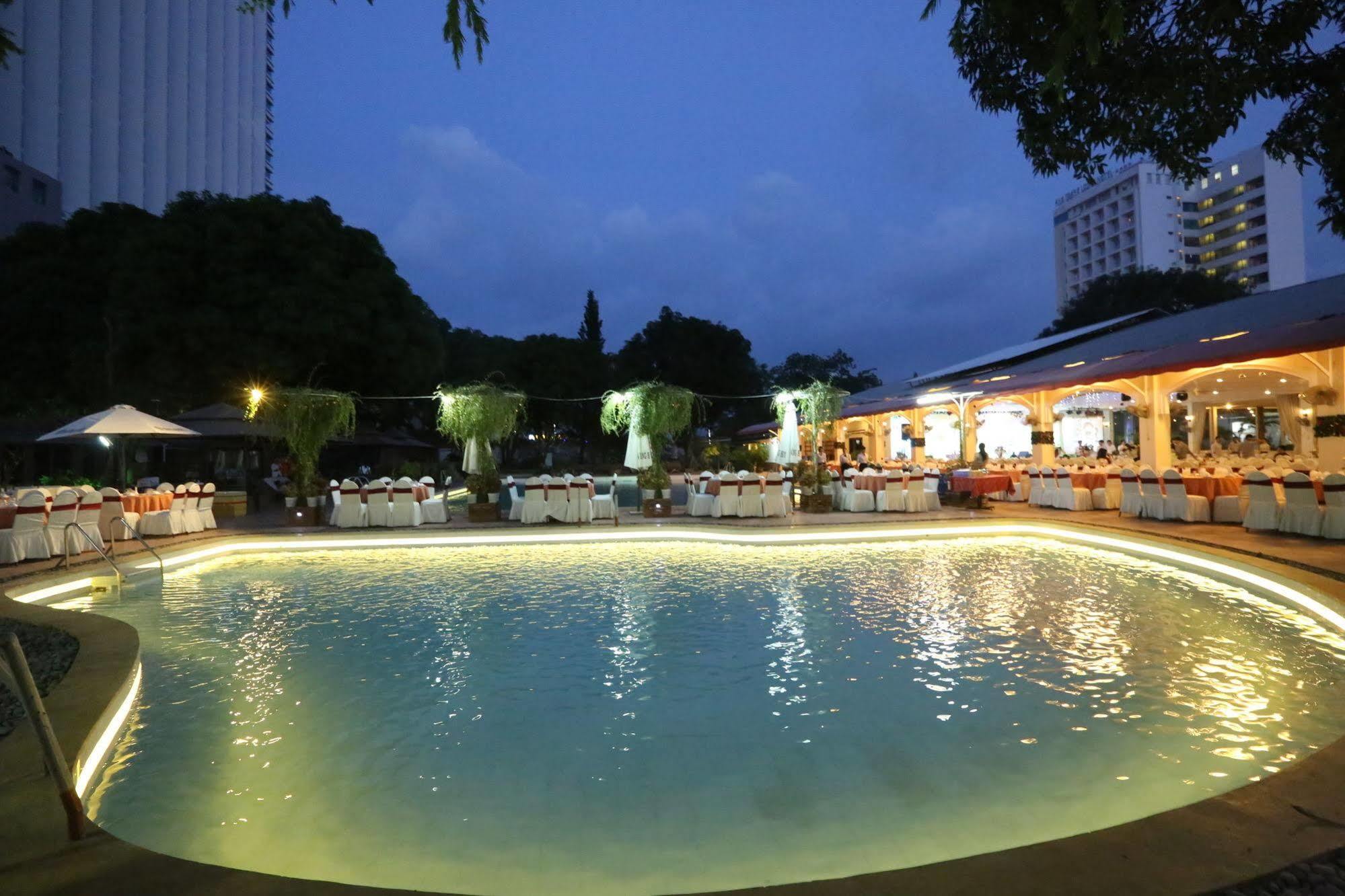 נה טראנג Vien Dong Hotel מראה חיצוני תמונה