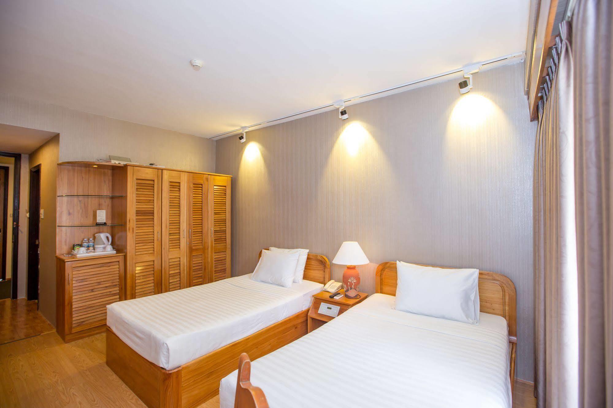 נה טראנג Vien Dong Hotel מראה חיצוני תמונה