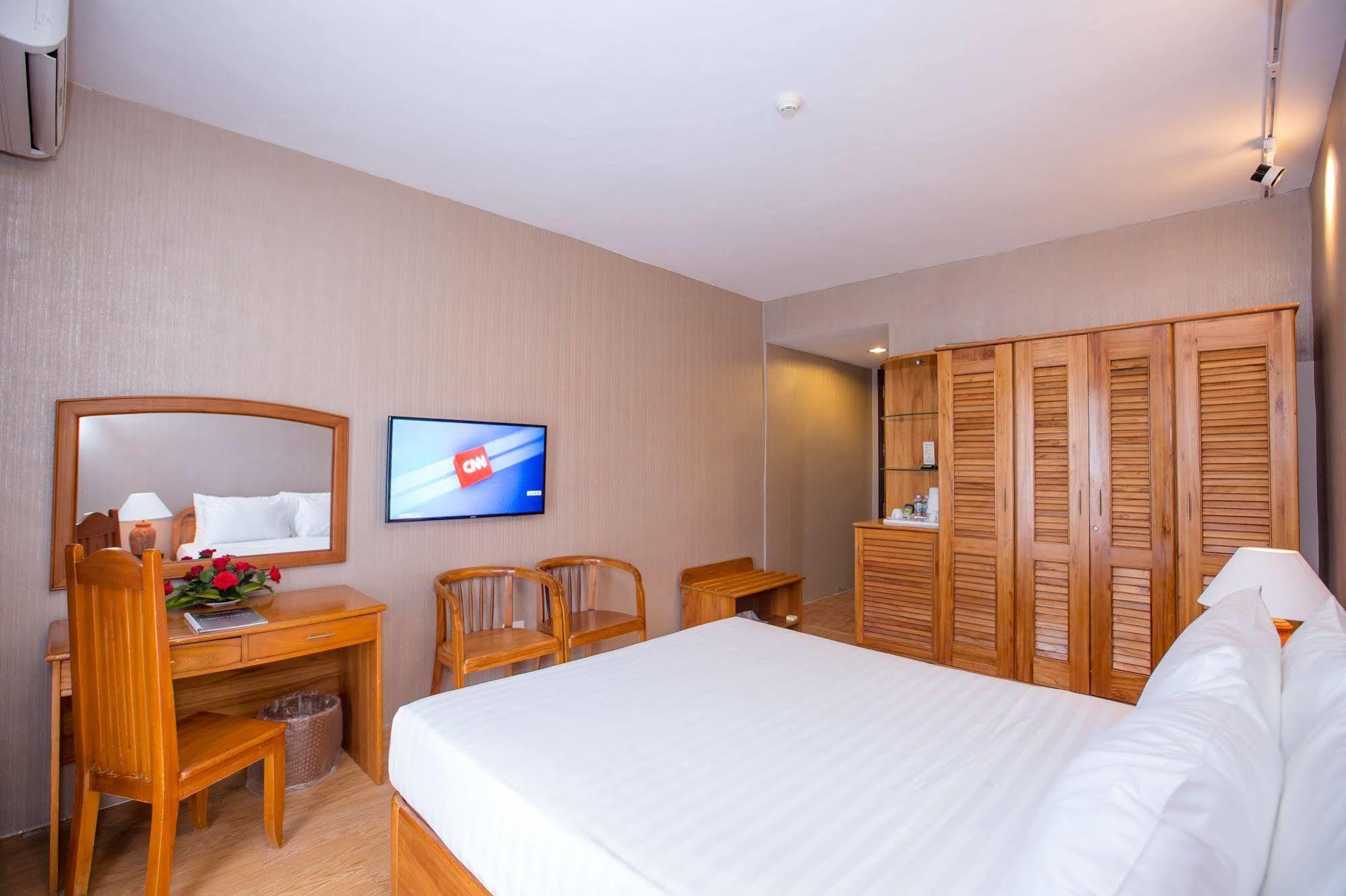 נה טראנג Vien Dong Hotel מראה חיצוני תמונה
